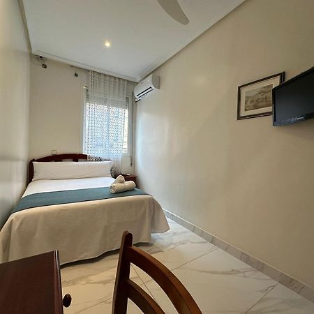Hostal Villamanez Madrid Exterior foto