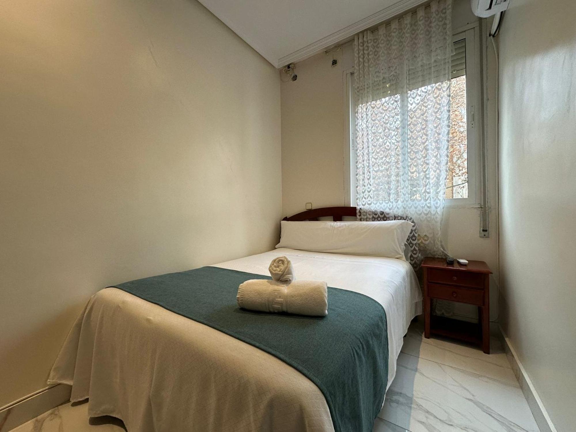Hostal Villamanez Madrid Exterior foto